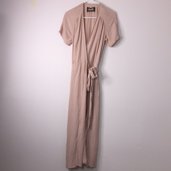 Reformation Hadley Dress in Latte - Picture 5 of 9